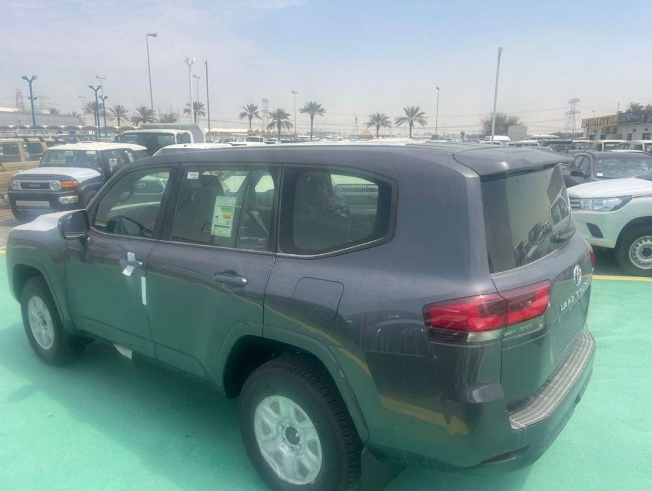 تويوتا لاند كروزر 2023 TOYOTA LAND CRUISER LC300 4.0L AUTOMATIC BASIC OPTION