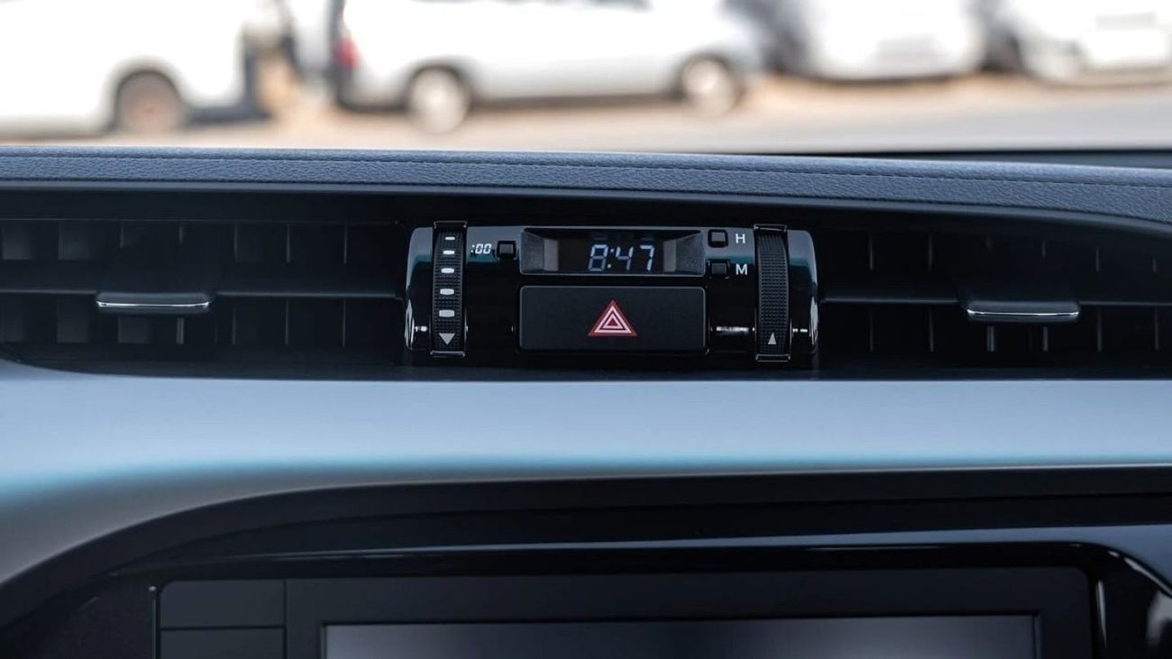 تويوتا هيلوكس HILUX 2.7L MANUAL