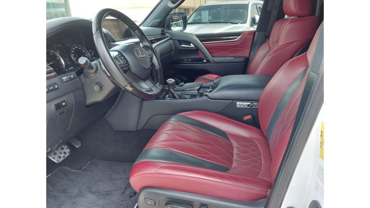 Lexus LX 570 Signature Black Edition LEXUS LX570 BLACK EDITION 4 YEARS OR 150KM WARRANTY FROM ALFUTTAIM