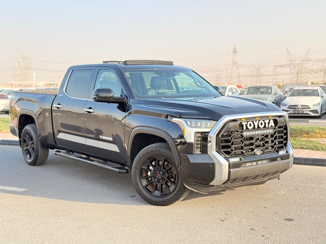 Toyota Tundra Limited Crewmax | Panoramic | 360 Camera ,Radar  leather seats Full option