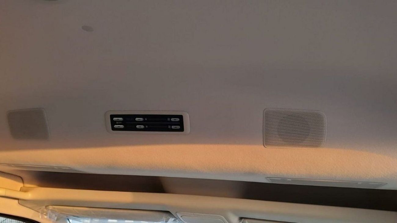 تويوتا هاياس Commuter GL  2.8L M/T Diesel 2026 Model