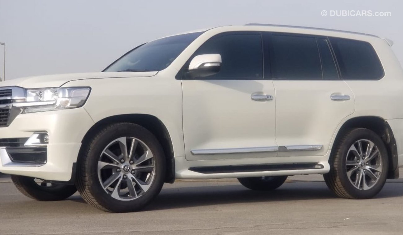 Toyota Land Cruiser 2013 V6 GXR Tinted, Automatic, [Face-Lifted 2020], Perfect Condition, Rear Leather Entertainment.