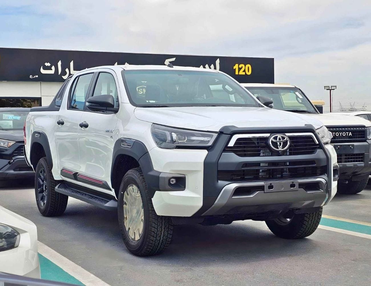 تويوتا هيلوكس SR5 ADVENTURE DOUBLE CABIN / 4.0L V6 PETROL / 18"ALLOY WHEELS WITH ROLL BAR / 360 CAMERA / FR & REAR
