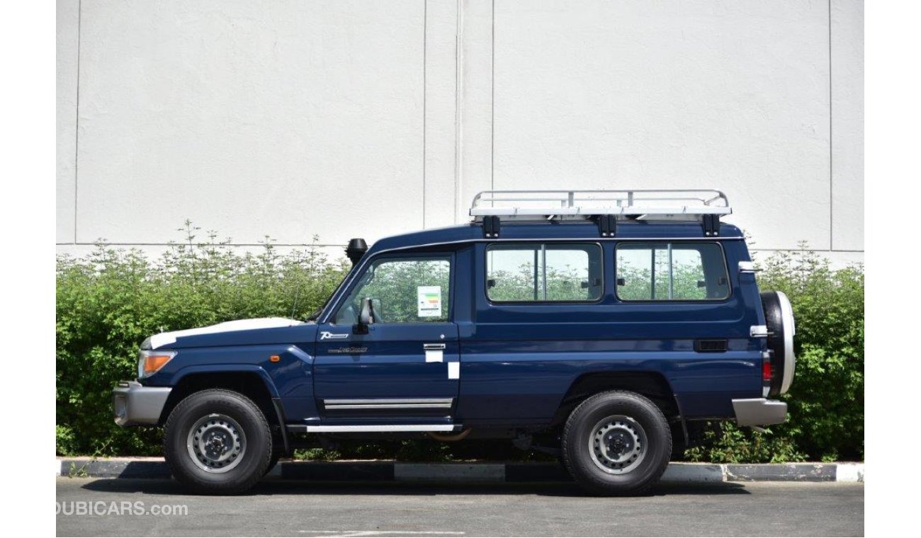 تويوتا لاند كروزر هارد توب 78 4.5l Diesel 9-Seater Mt