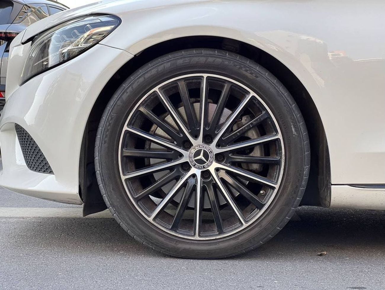 Mercedes Benz C300 STANDARD Luxury 2.0L // 2019 //  High Option With AMG Kit ,  Sunroof , Car Play , Very Good Con