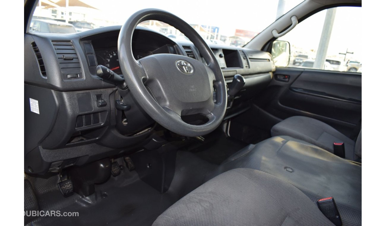 تويوتا هاياس Toyota Hiace Midroof 15 seater Bus, Model:2015. Free of accident