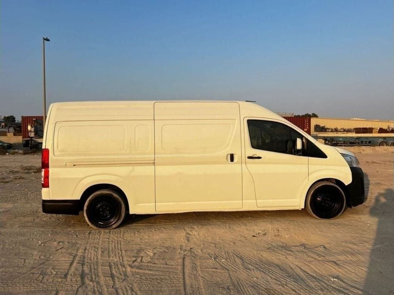 Toyota Hiace DLS - STD ROOF Diesel 2.8 Liter Right Hand Drive Automatic Gear