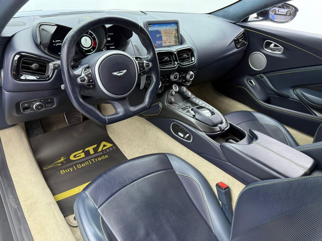 أستون مارتن فانتيج Std 4.0L 2020 Aston Martin Vantage V8, 2025 Aston Martin Warranty, Fully Loaded, Very Low Km, GCC