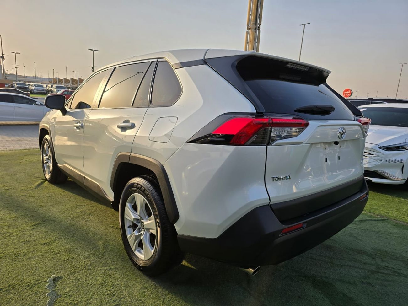 تويوتا راف ٤ EXR 2.5L (203 HP) 4WD TOYOTA RAV4 2020 4X4 GCC 4 CYLINDER ENGINE 2.5L clean car without accident wit