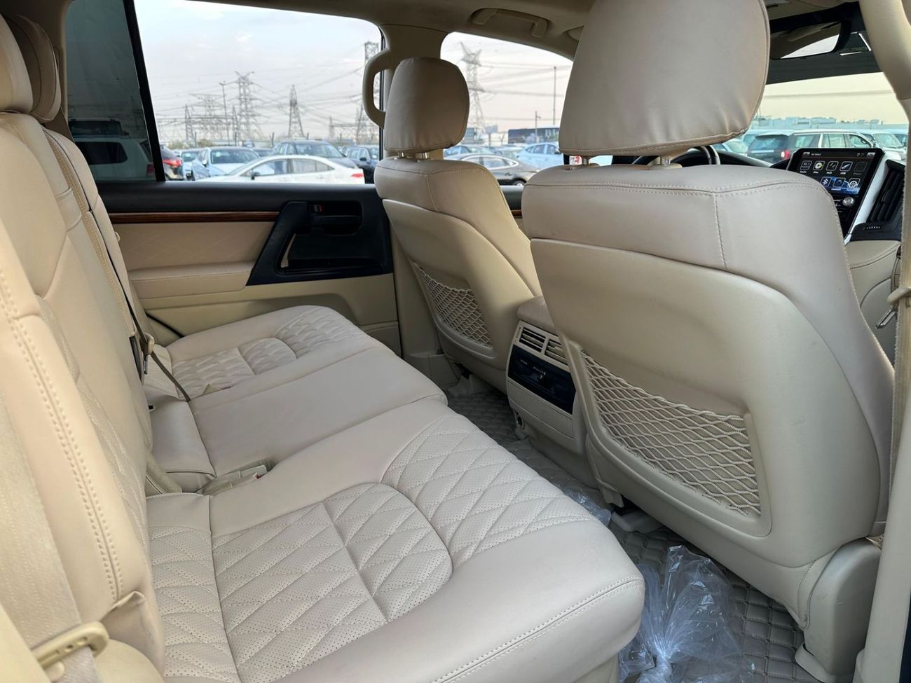 تويوتا لاند كروزر Toyota landcruise 2017Model Engine petrol 4.0 GXR colour black Transmission Automatic Interior.Begie