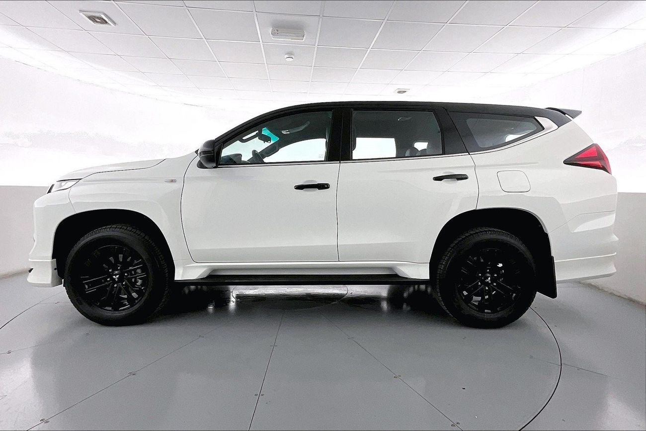Mitsubishi Montero Signature | 1 year free warranty | 1.99% financing rate | Flood Free