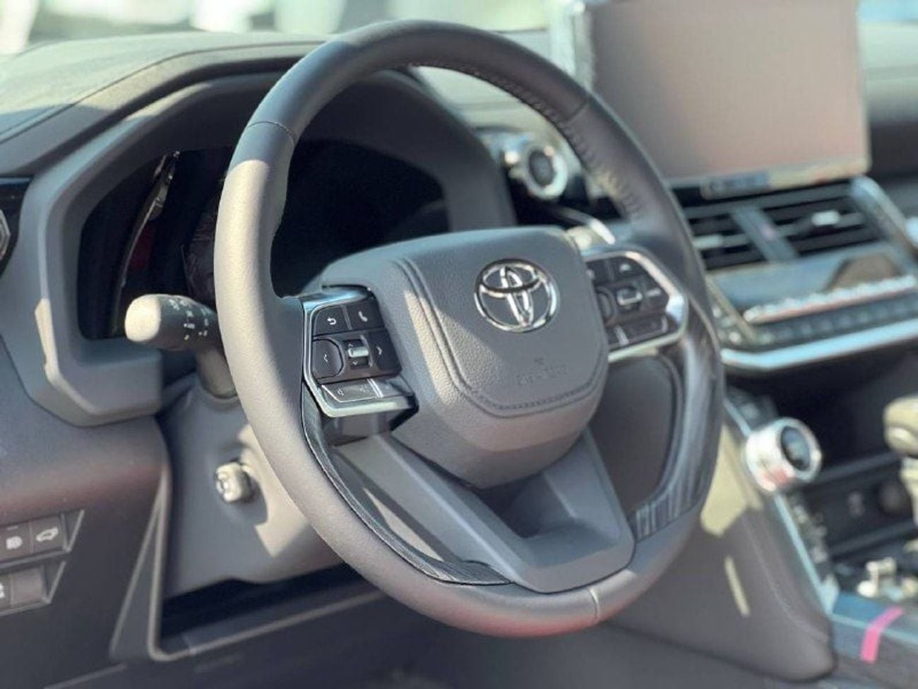 Toyota Land Cruiser VXR 3.3L DSL A/T // 2025 // FULL OPTION WITH RADAR , 360 CAMERA , LEATHER & POWER & COOLING SEATS //