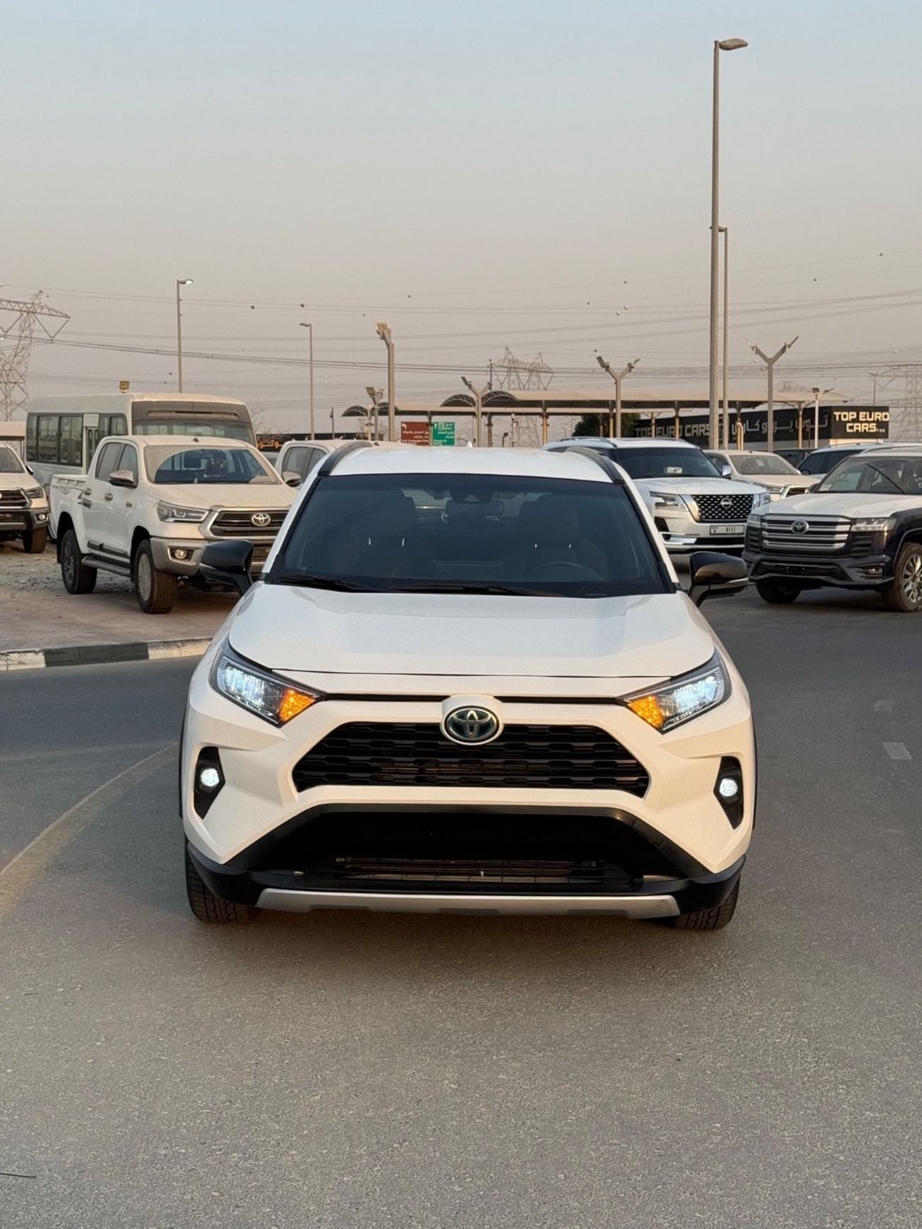 تويوتا راف ٤ VXR HEV 2.5L (219 HP) AWD