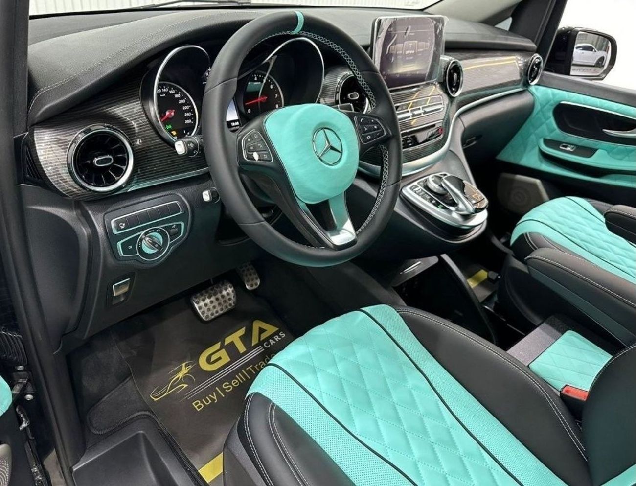 Mercedes-Benz Viano 2019 Mercedes Benz V250 Driven-Landjet, Warranty, Service History, Excellent Condition, GCC