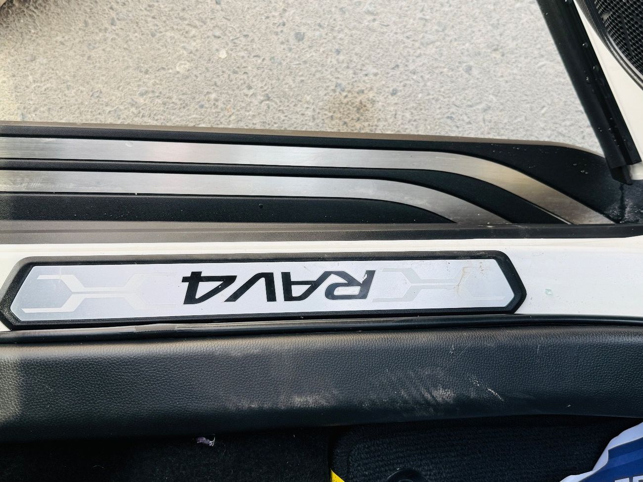 Toyota RAV4 Toyota RAV4 XLE premium