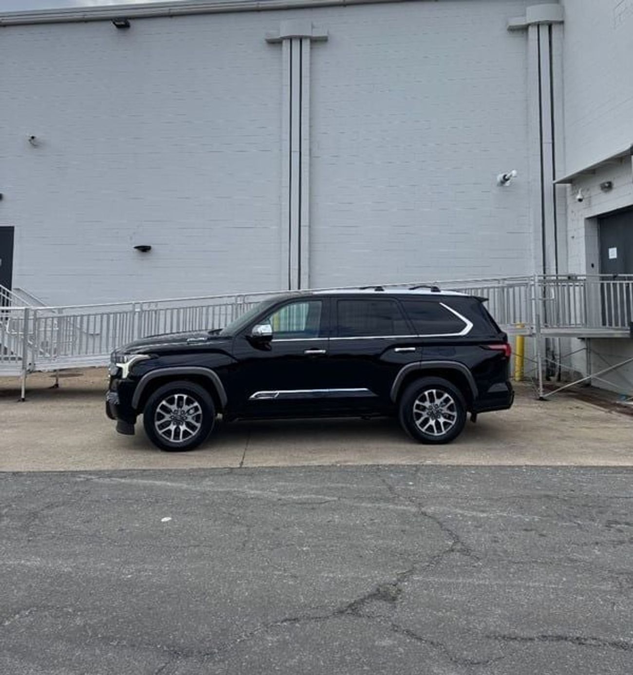 تويوتا سيكويا 