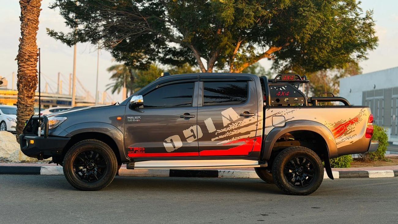 Toyota Hilux HEAVY BULL BAR & SPORTS BAR | LEATHER SEATS | 3.0L | AUTOMATIC TRANSMISSION | RHD