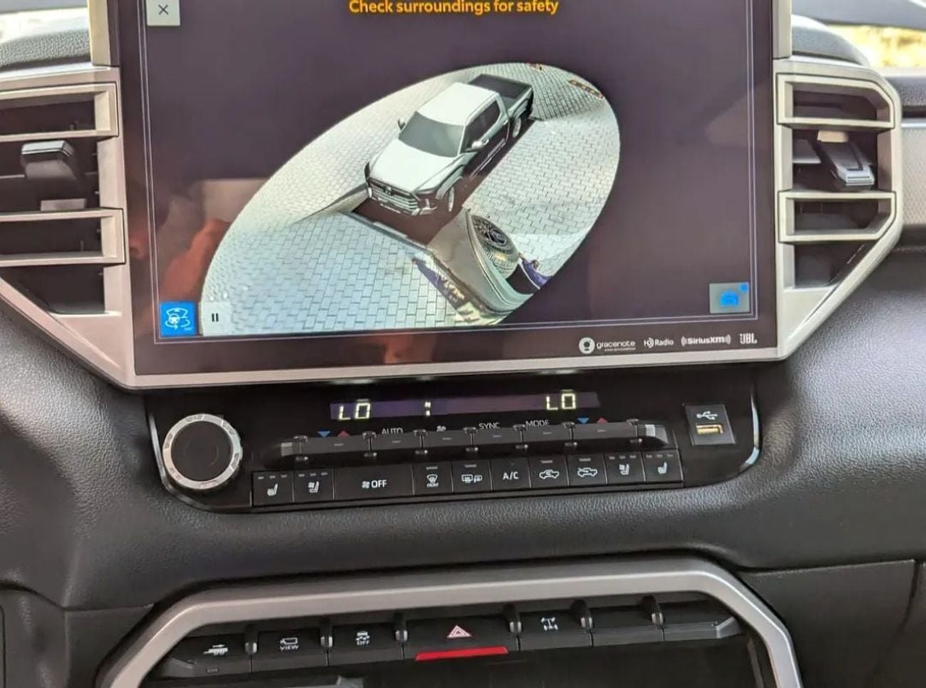 تويوتا تاندرا Toyota Tundra Crewmax Limited 2022MODEL 3.5L V6 petrol Engine with AWD 4x4, push start Transmission