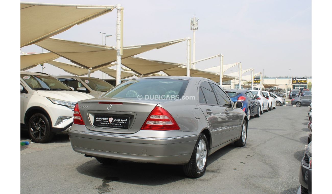 Mercedes-Benz C 200 ACCIDENTS FREE - GCC - PERFECT CONDITION - ELEGANCE - FULL OPTION - ENGINE 1800 CC