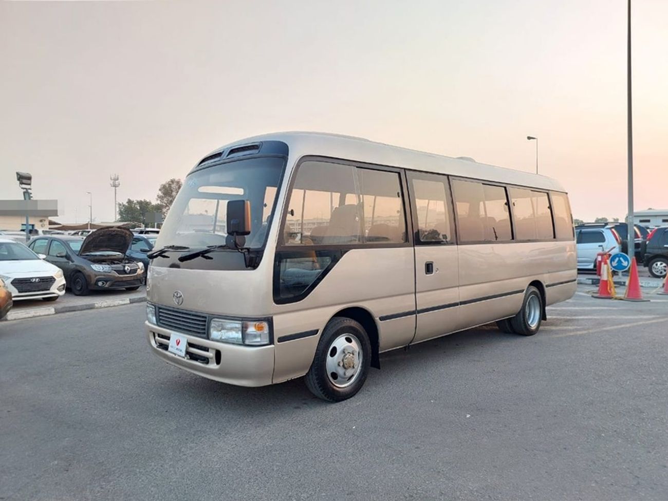 Toyota Coaster TOYOTA COASTER BUS RHD 1996 MODEL 4.1 L DIESEL AUTOMATIC(PM04049)