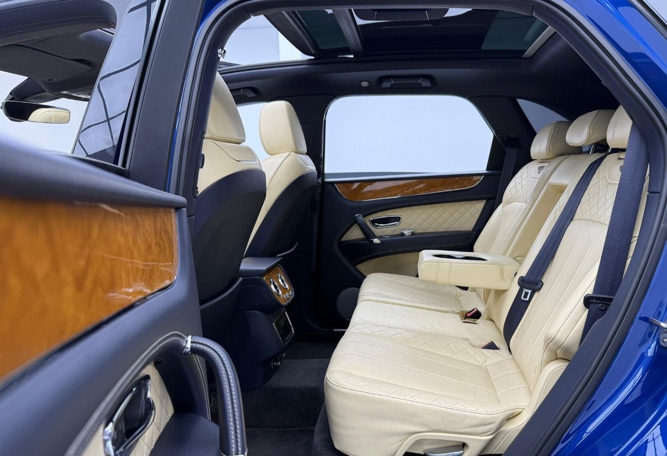 Bentley Bentayga 2017 Bentley Bentayga W12, Full Service History, High Option, GCC