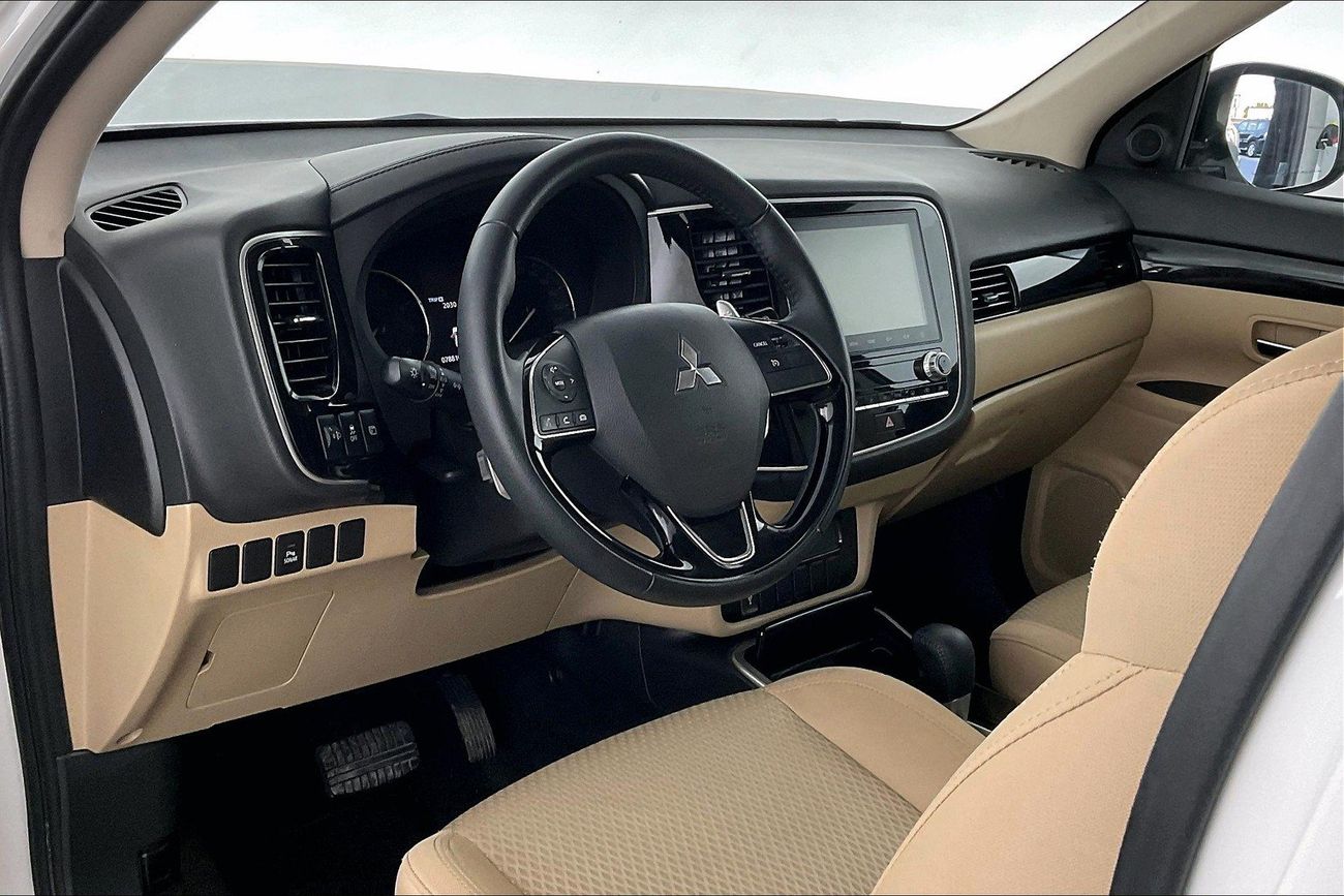 Mitsubishi Outlander GLX Basic | National Day Celebration | Guaranteed Warranty | 0 Down Payment