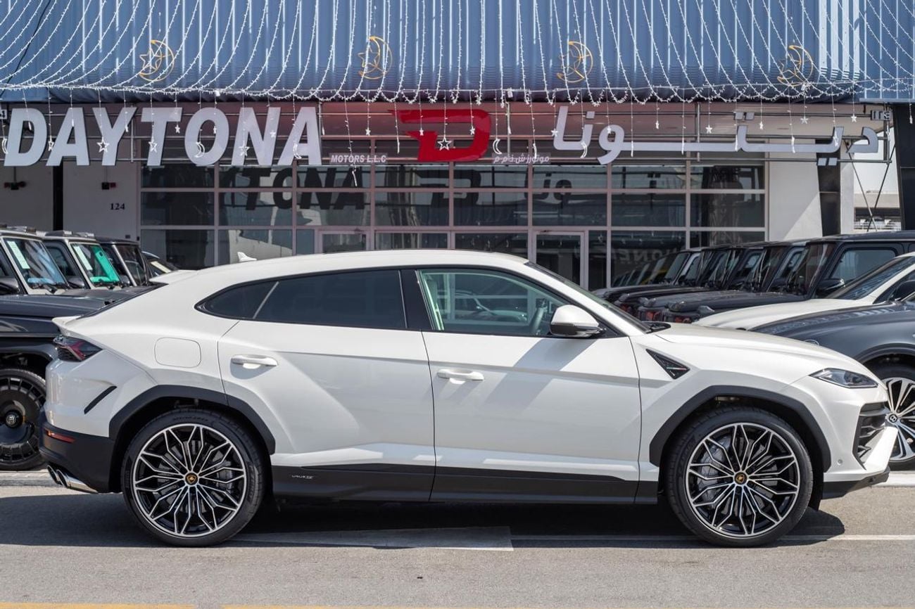Lamborghini Urus Lamborghini Urus SE | 2025 | 1,200km