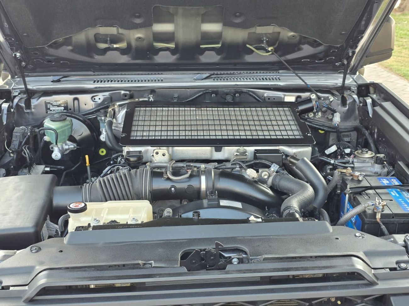 تويوتا لاند كروزر بيك آب diesel 4.5 liter ,right hand ,drive 2017 model ,shape 2024 ,only for export available