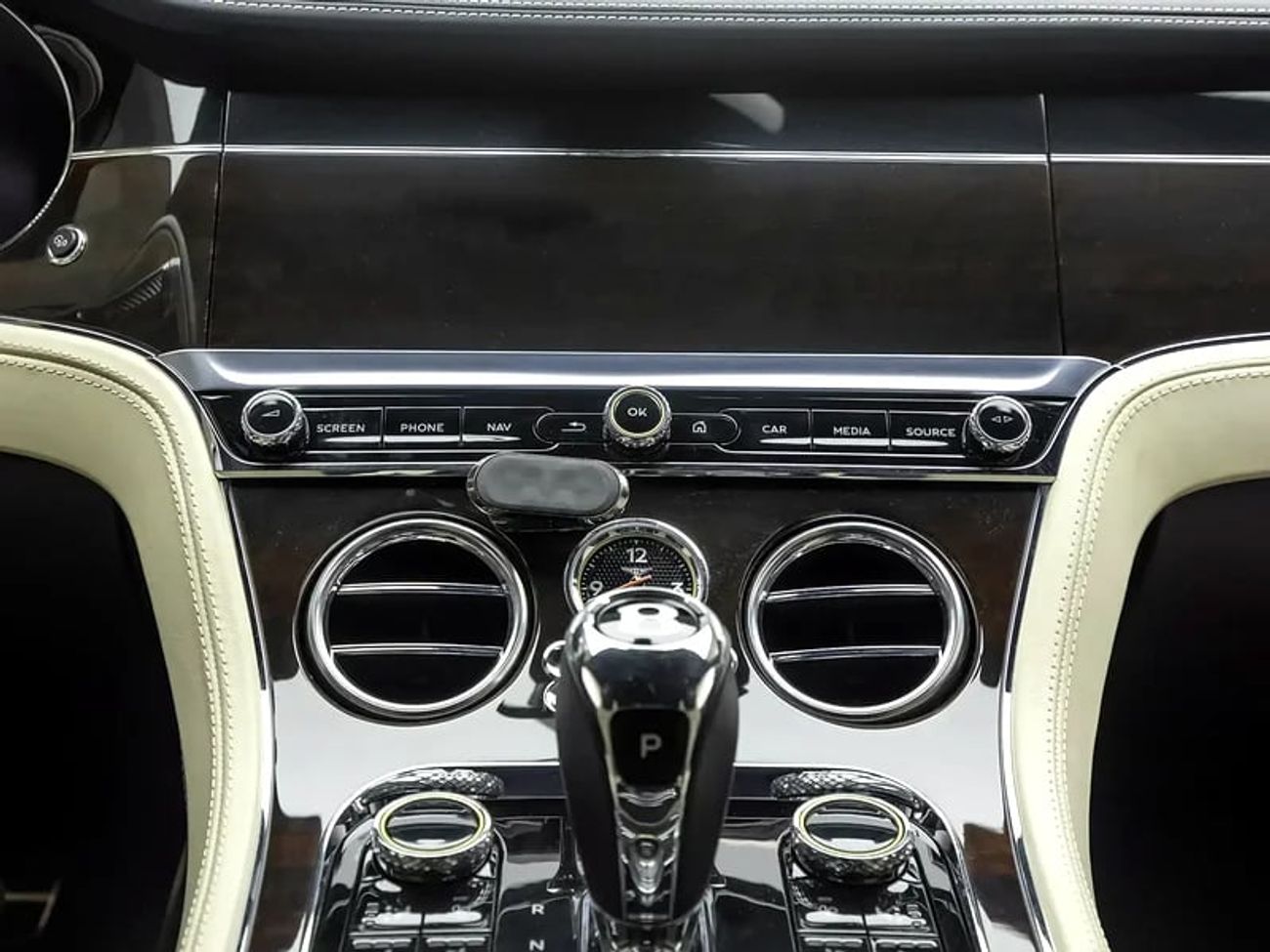 بنتلي كونتيننتال جي تي 6.0L W12 (626 HP)