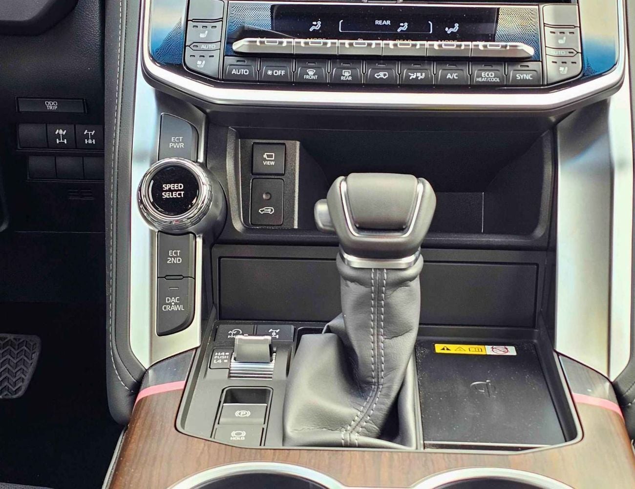 Toyota Land Cruiser VXR VX | 4.0L V6 PETROL | PWR WITH LEATHER SEATS  | DVD CAMERA | JBL SPEAKERS | SUNROOF (CODE#VX4MA)