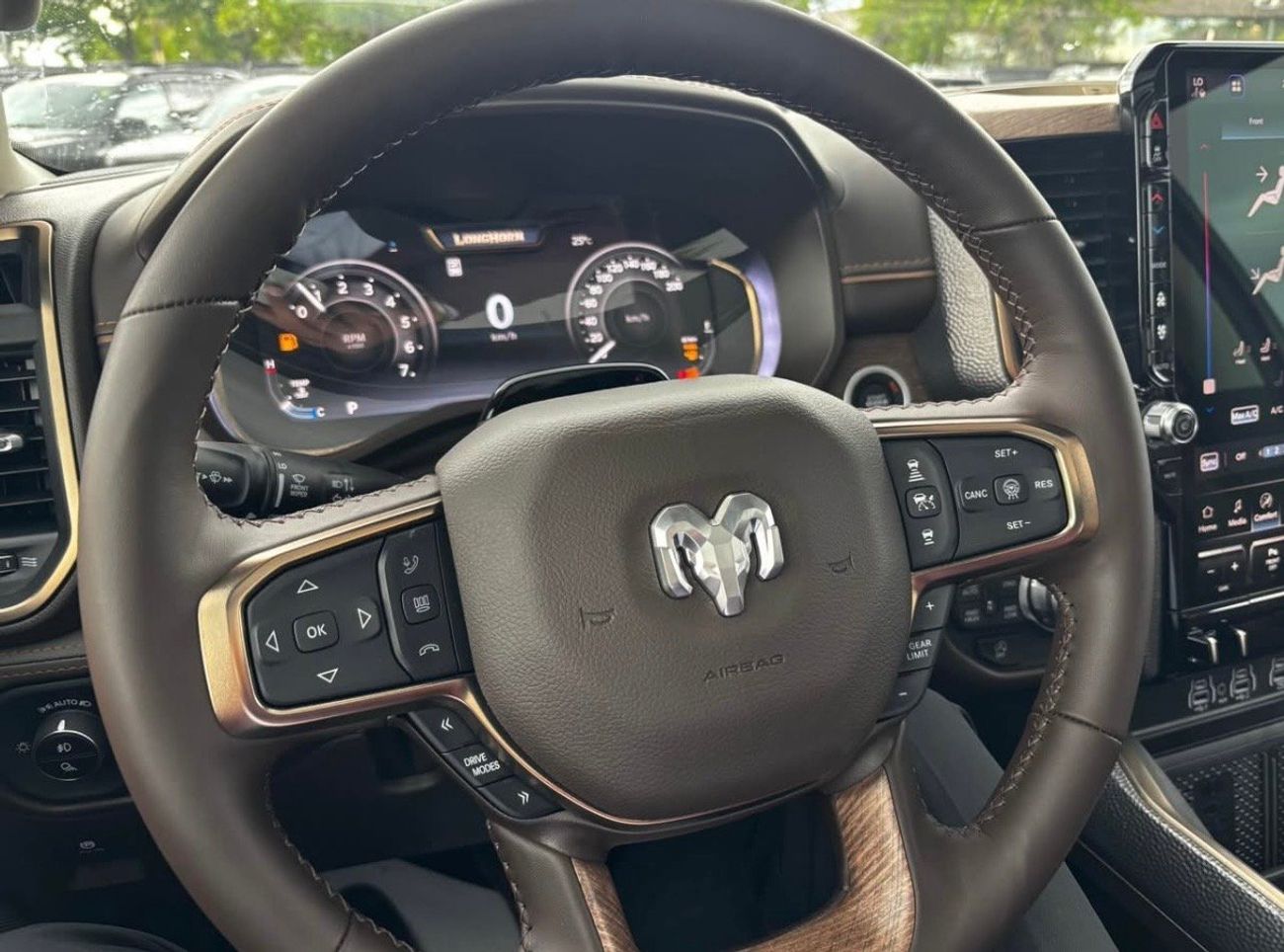 Dodge RAM 5.7 L HEMI LIMITED LONGHORN