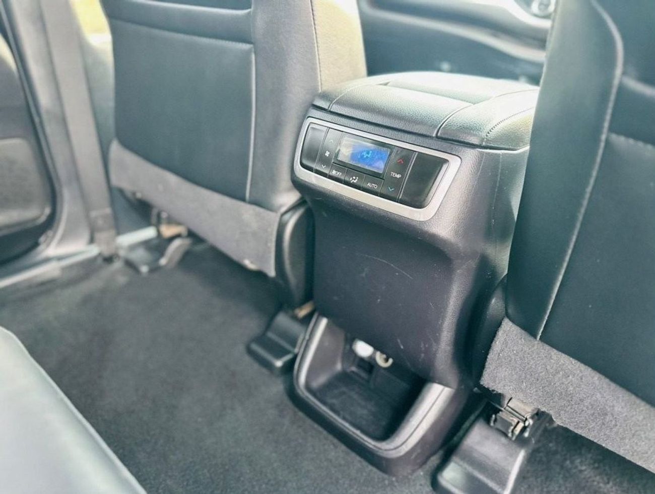 Toyota Kluger RIGHT HAND DRIVER