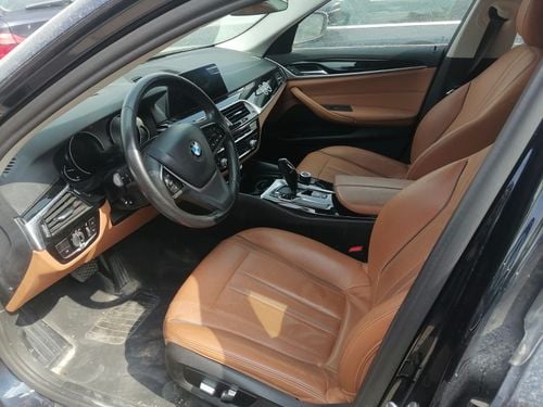 بي أم دبليو 520i TOURING Petrol only for export