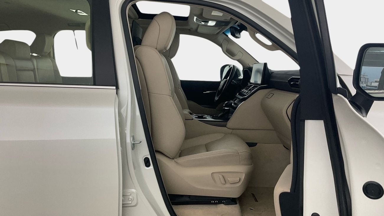 تويوتا لاند كروزر VXR | upto AED 20,000 Ramadan Discount | شامل الضمان | 0 ﺪﻔﻋﺓ ﺃﻮﻟﻯ