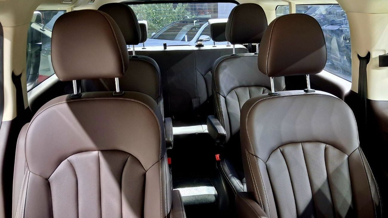 BAW 212 Petrol//Automatic//9 seats