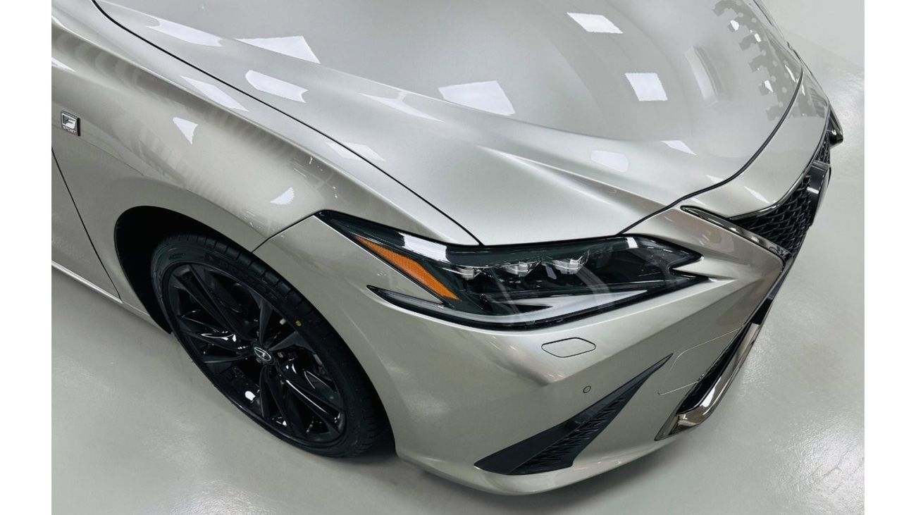 Lexus ES350 Brand New . GCC . Warranty .. Service .. F sport . Top Range