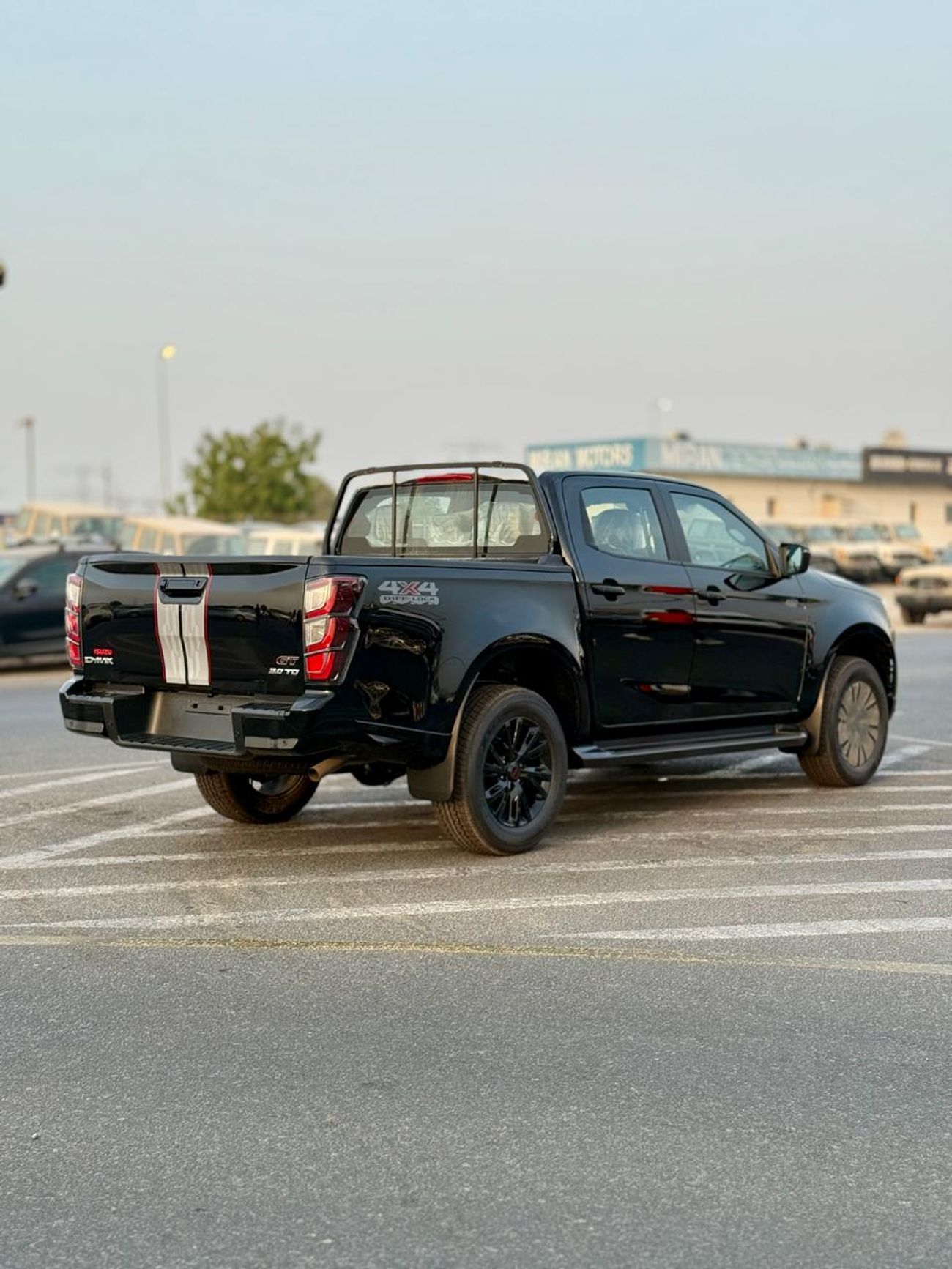 Isuzu DMax 3.0L Crew Cab 4WD LS (A/T)