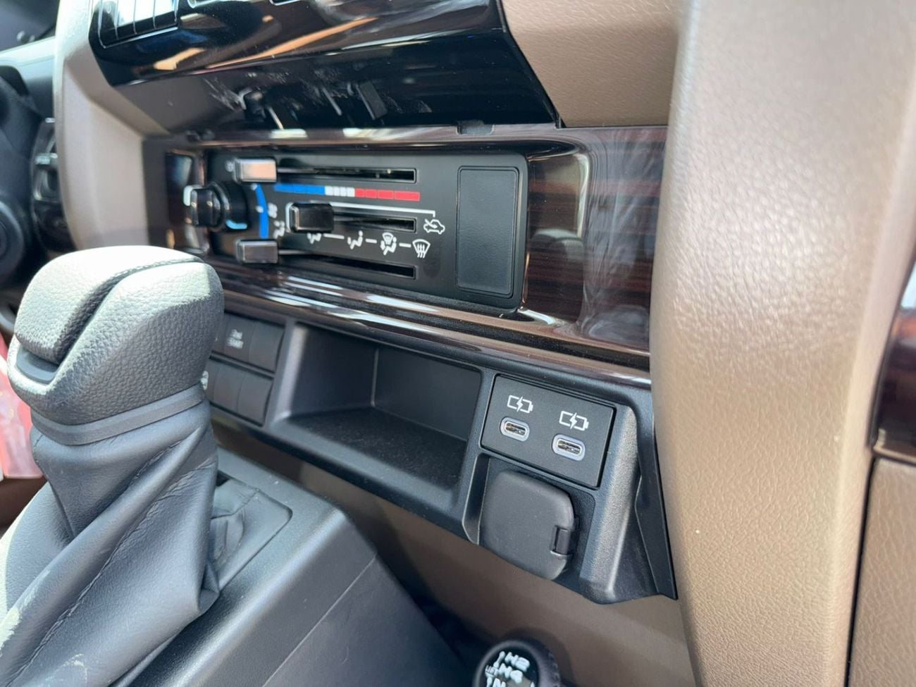 تويوتا لاند كروزر بيك آب TOYOTA LC79 PICKUP S/C , 2.8L Diesel A/T , FULL OPTION , MY25