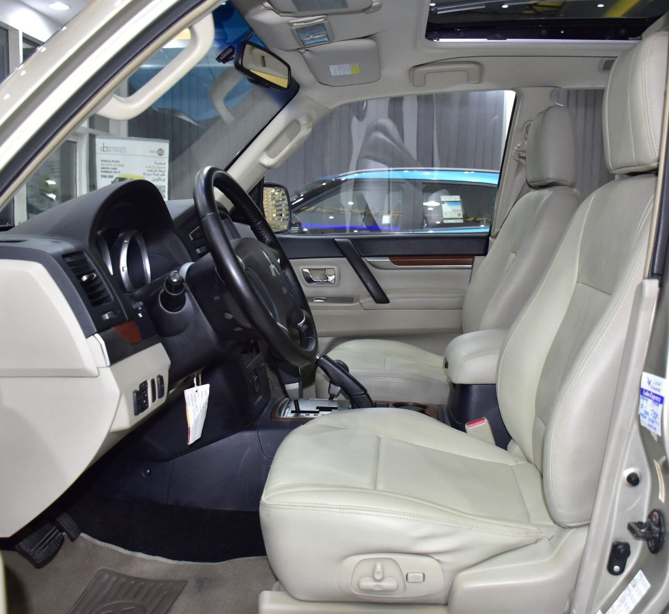 ميتسوبيشي باجيرو EXCELLENT DEAL for our Mitsubishi Pajero GLS ( 2008 Model ) in Golden Color GCC Specs