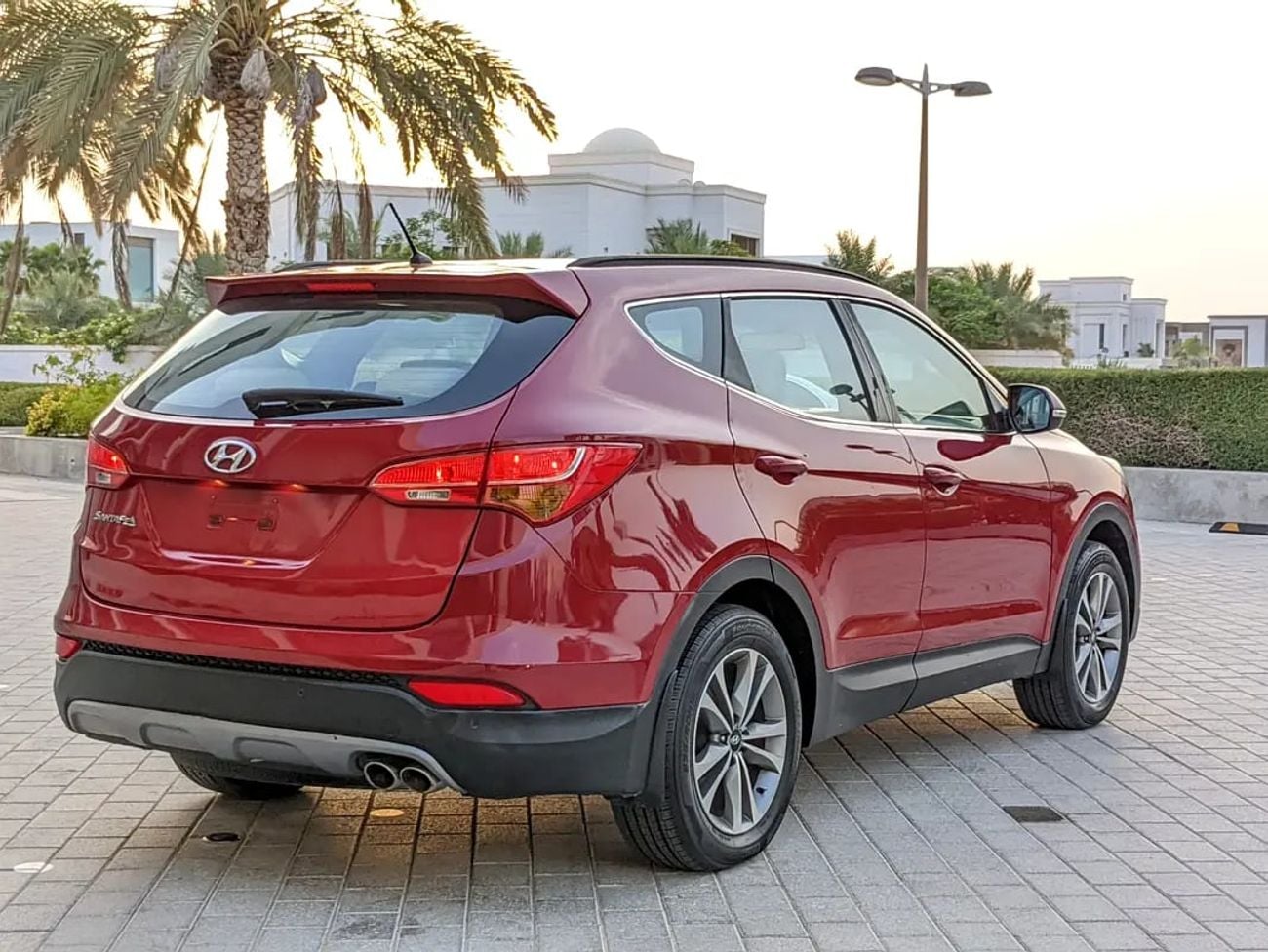 هيونداي سانتا في GCC Mint Condition With Beige Interior Super 7 Seater Family SUV