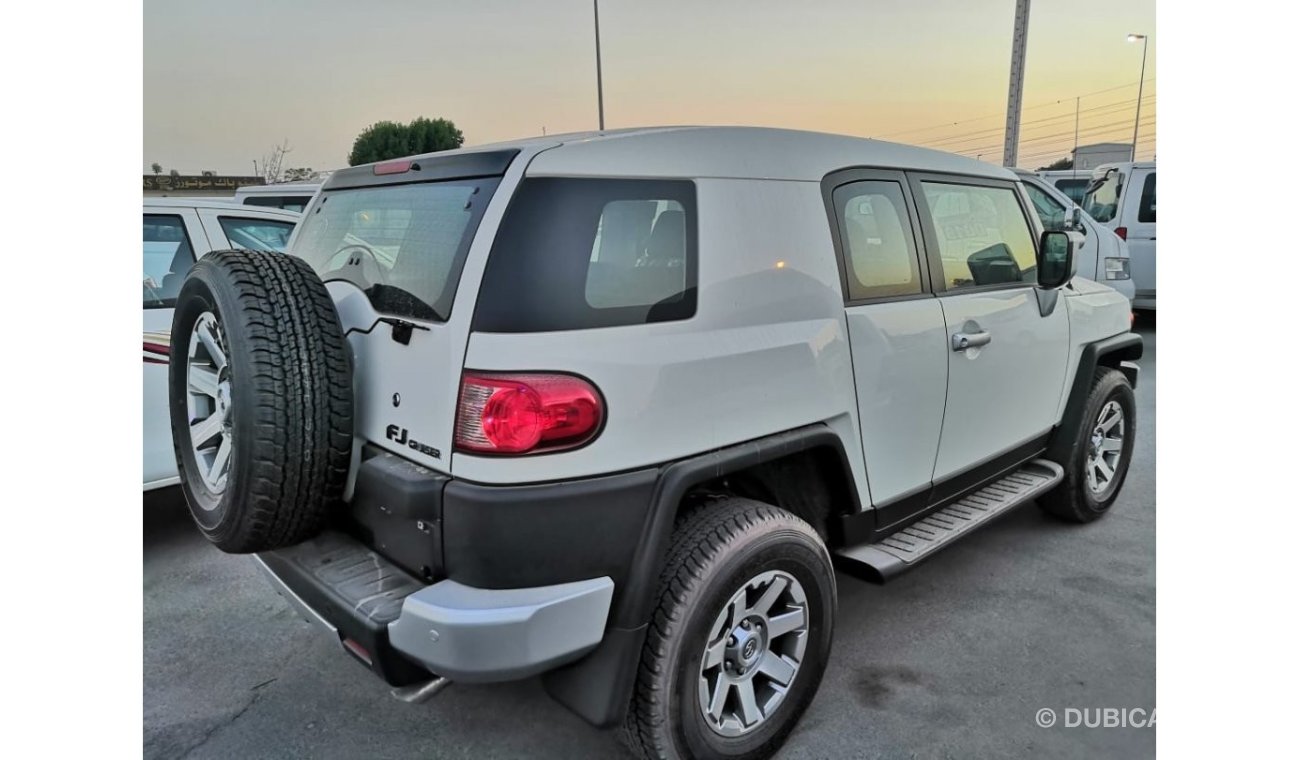 Toyota FJ Cruiser 2021