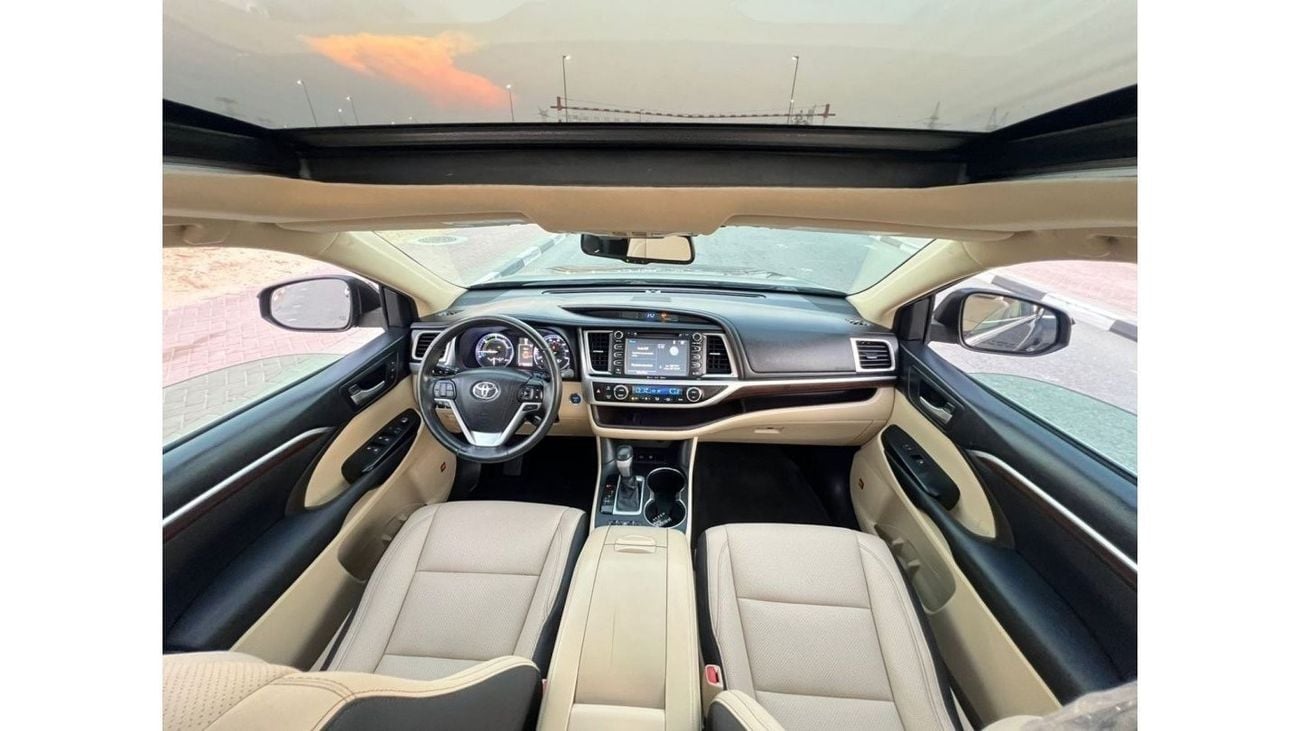 Toyota Highlander 2016 Toyota Highlander, Hybrid - 4X4 - Panoramic / Push Start - Heat and Cooling Seats- Limited Full