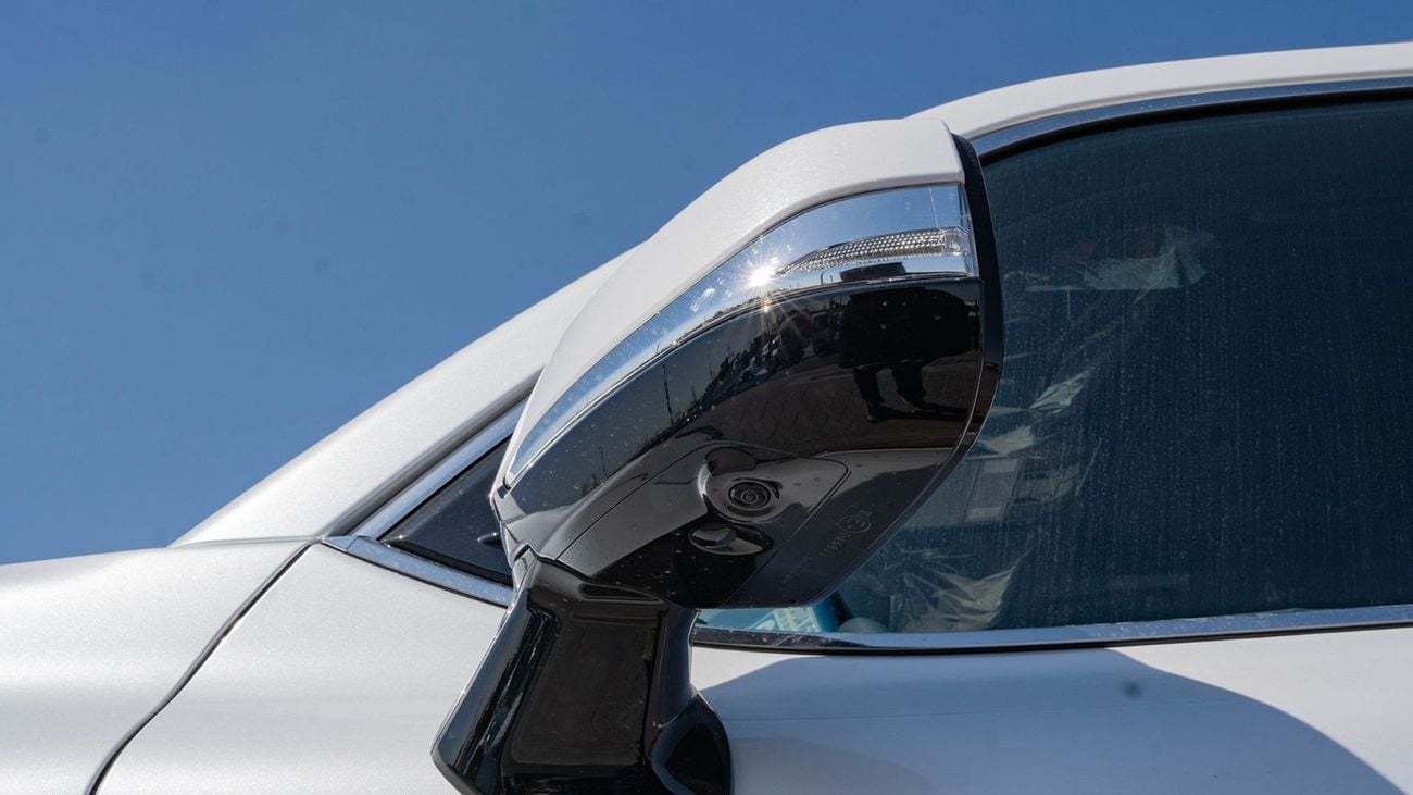 Lexus LX 600 2025 Lexus LX600 Signature 3.5L AT Petrol (White)