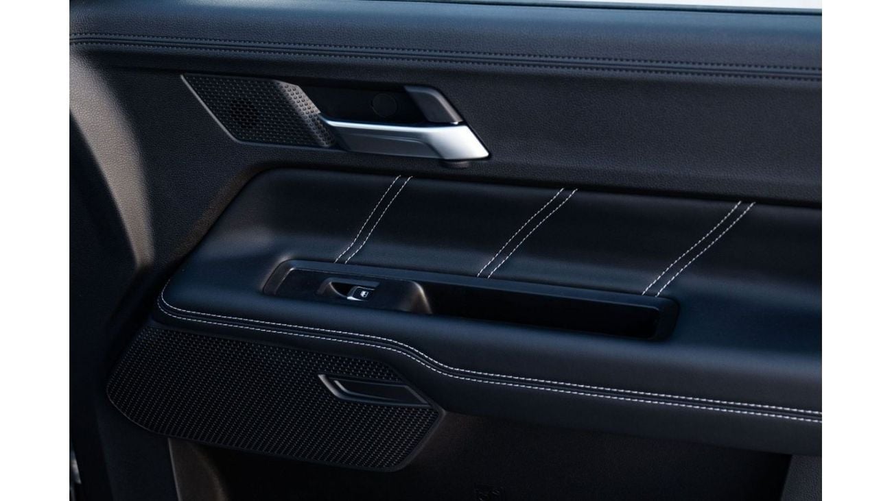 JMC Grand Avenue 2024 JMC Grand Avenue 2.3 DV 4X4 - Silver inside Black & White | Export Only