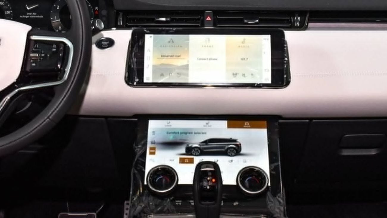 Land Rover Range Rover Evoque SE P250 R DYNAMIC 2023. FIVE YEARS WARRANTY!! THREE YEARS SERVICE CONTRACT