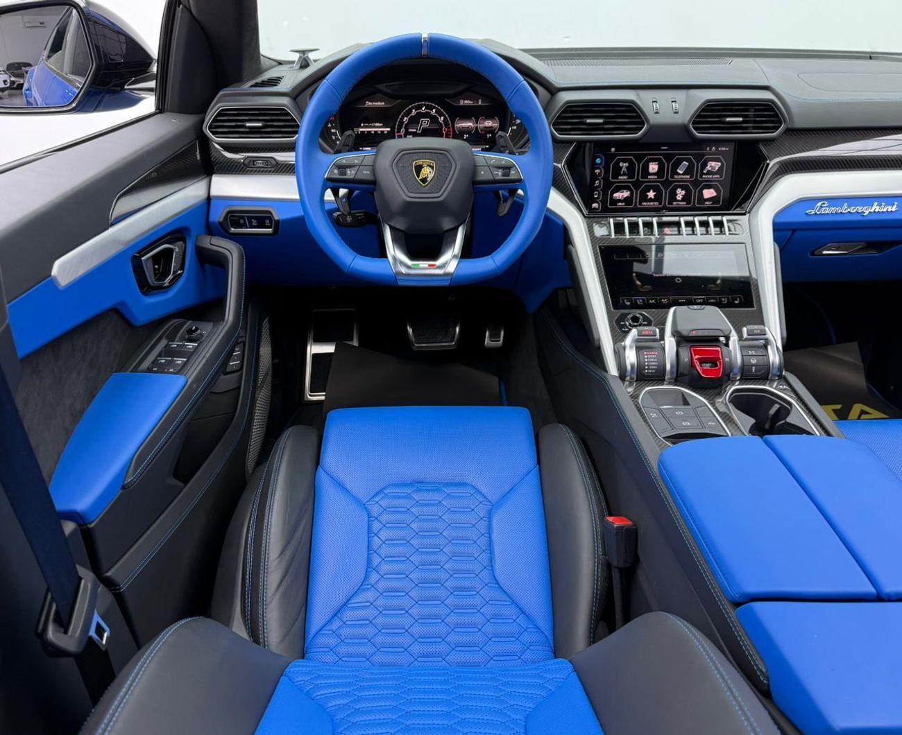 لامبورغيني اوروس STD 4.0T V8 2022 Lamborghini Urus, Warranty, Full Service History, Fully Loaded, Excellent Condition