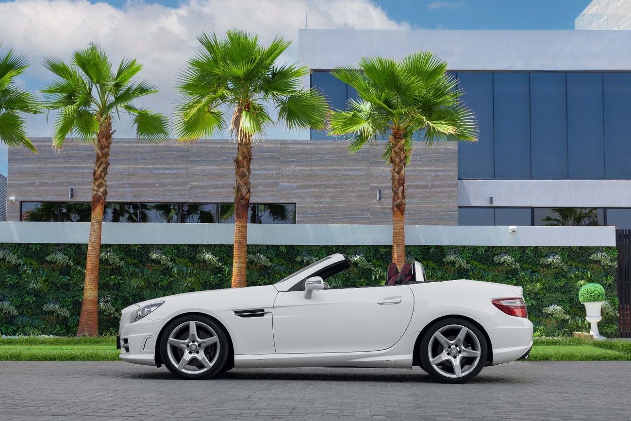 Mercedes-Benz SLK 200 200 | 2,019 P.M (4 Years)⁣ | 0% Downpayment | Pristine Condition!