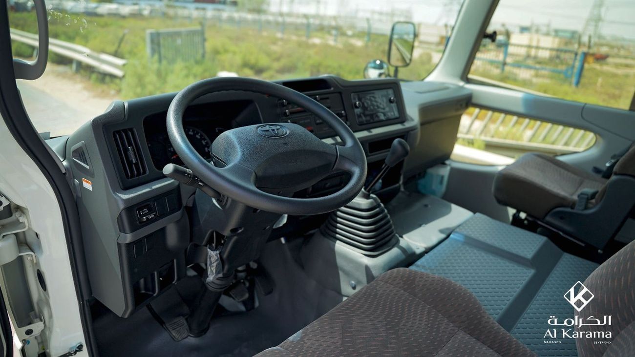 تويوتا كوستر DLX | 2.7L Petrol Engine | 23 Seater  | Automatic Door | Manual RWD