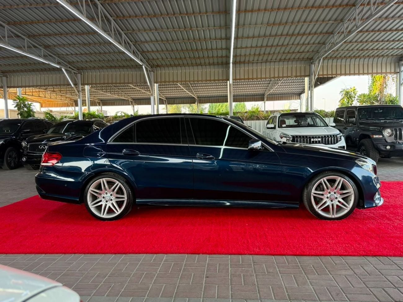 مرسيدس بنز E300 AVANTGARDE SPORT