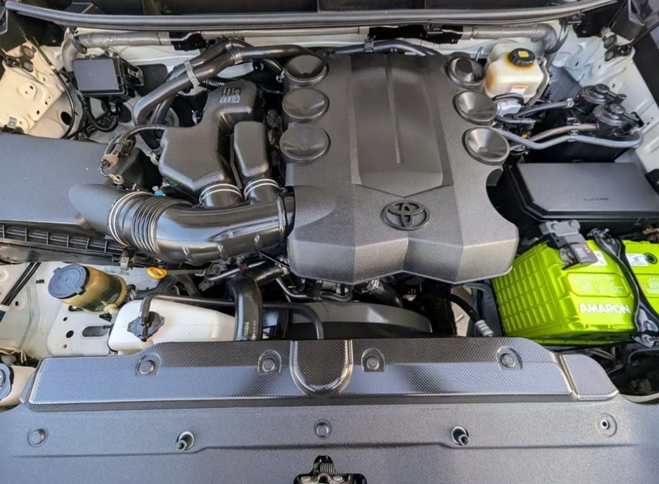 تويوتا برادو Toyota prado 2018Model VXR 4.0L v6 petrol Engine Colour White Transmission Automatic Interior.Begie